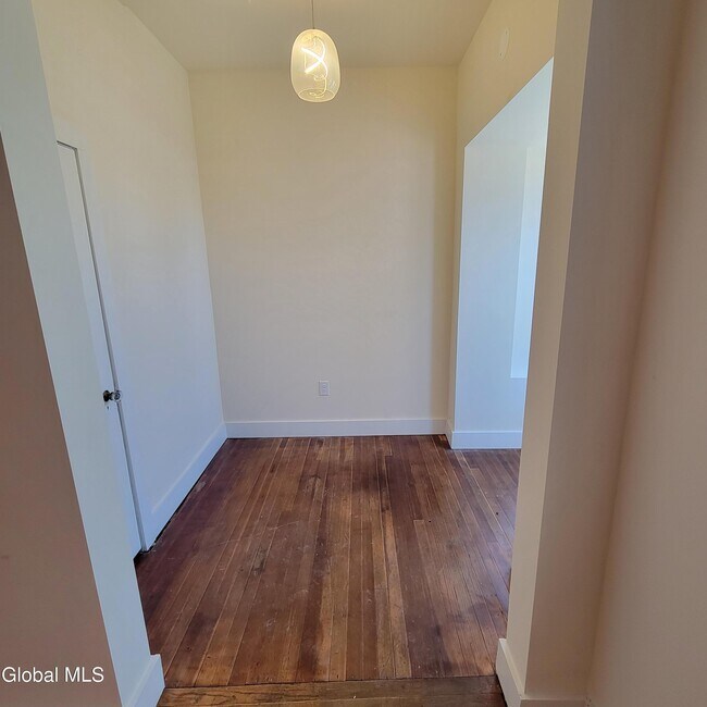 Building Photo - 762 Eastern Ave