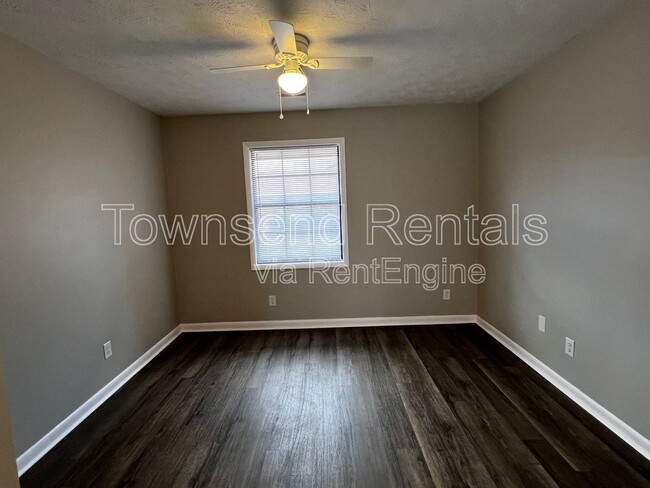 Building Photo - 1441 Ireland Dr