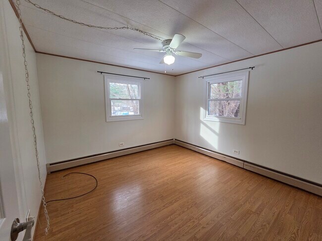 Building Photo - 158 McKeen St