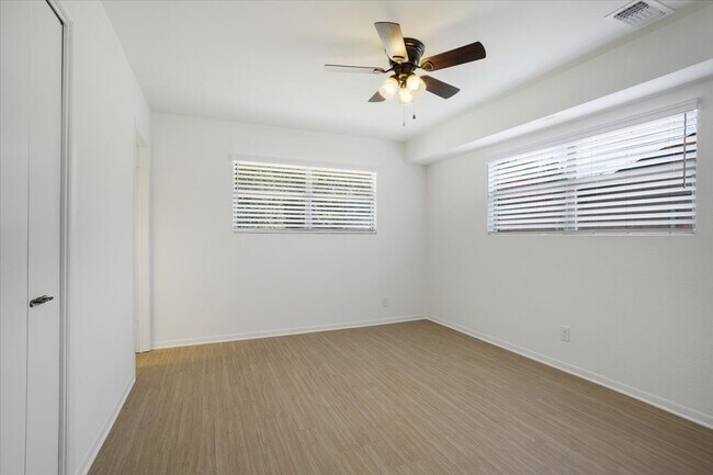 Building Photo - 152 Alta Vista St