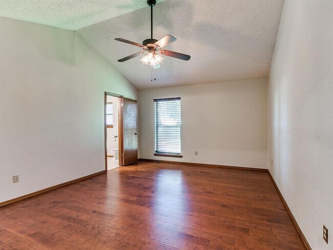 Building Photo - 4721 Persimmon Ct