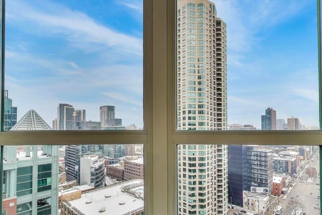 Building Photo - 345 N La Salle Dr