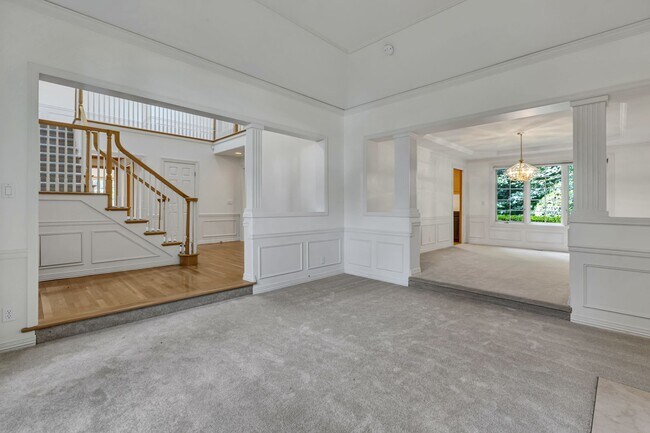 Building Photo - 16323 NE 50th Way