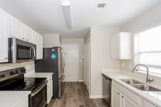 Building Photo - 333 Winding Canyon Dr