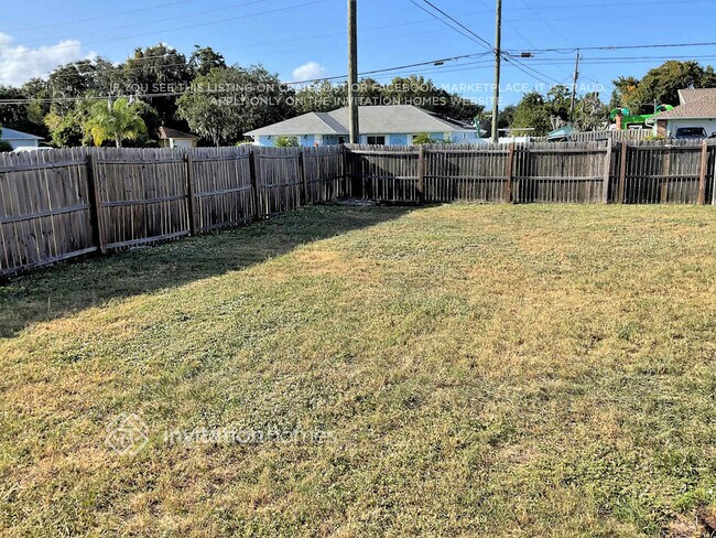 Building Photo - 3004 Juniper Dr