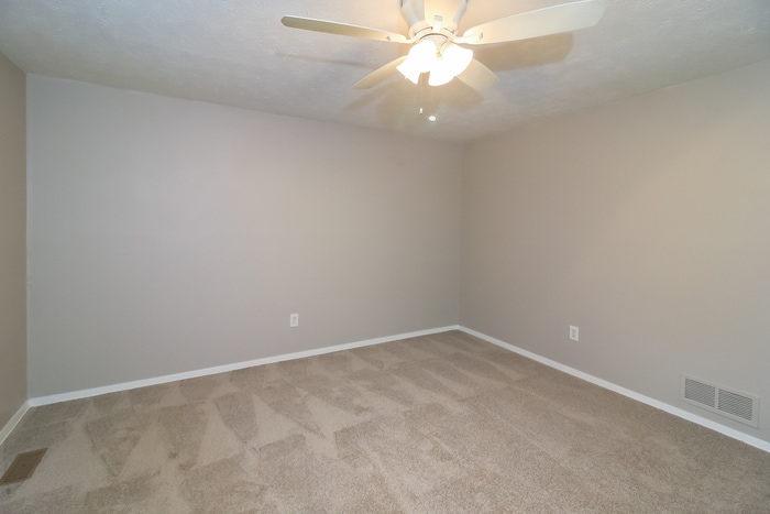 Building Photo - 5916 S Quail Dr