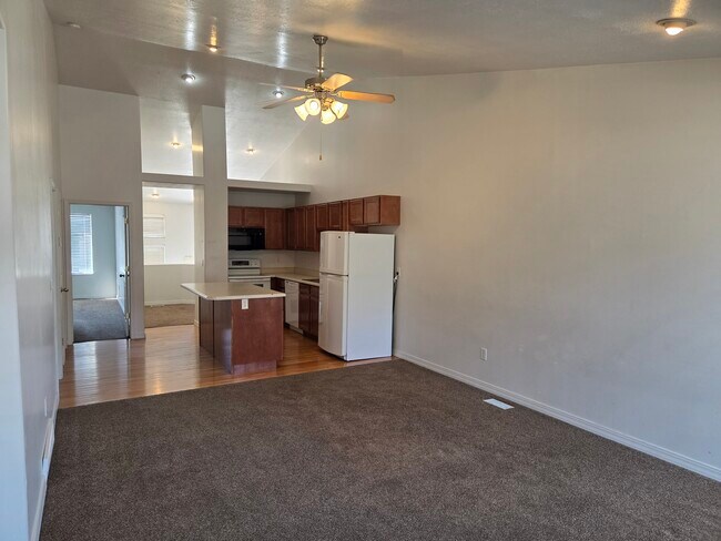 Building Photo - 212 Lyman Ln