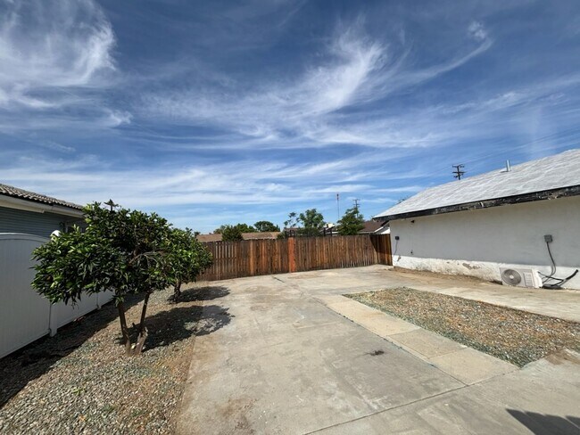 Building Photo - 375 Mayberry Ave