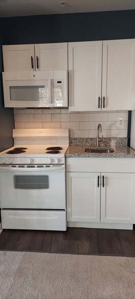 Building Photo - 15527 Sunningdale Pl