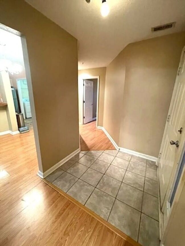 Building Photo - Cape Cottages Condos, Beachy 3 bedroom, 2 ...