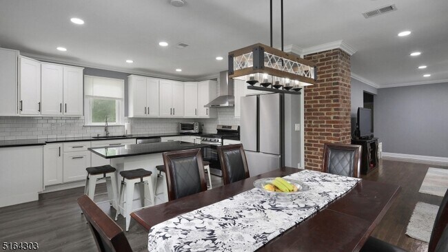 Building Photo - 1496 Washington Valley Rd