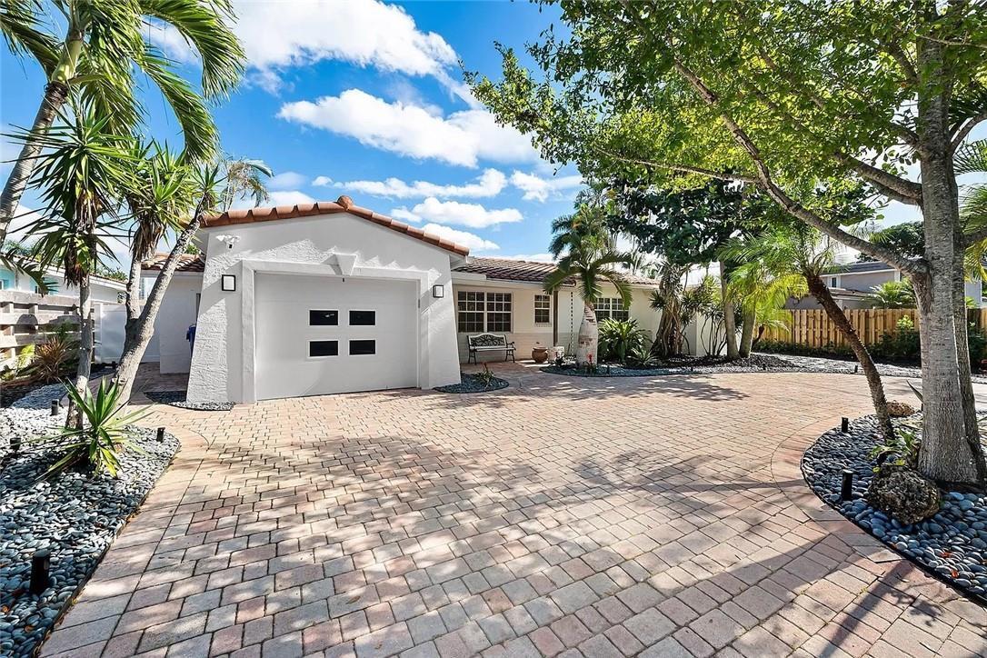 Building Photo - 530 SW 11th Ave