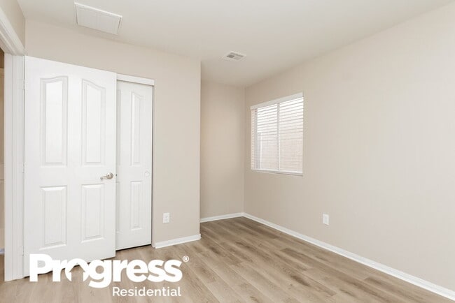 Building Photo - 9163 Sparkling Star St