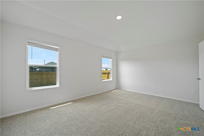 Building Photo - 465 Payton Dr