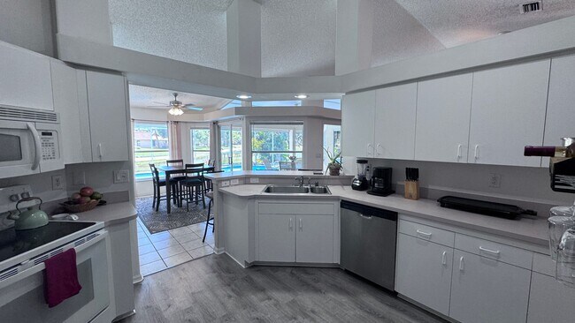 Building Photo - Gated Single Family Home For Rent in West Melbourne