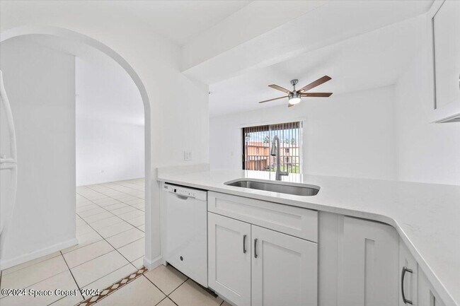 Building Photo - 222 San Juan Cir