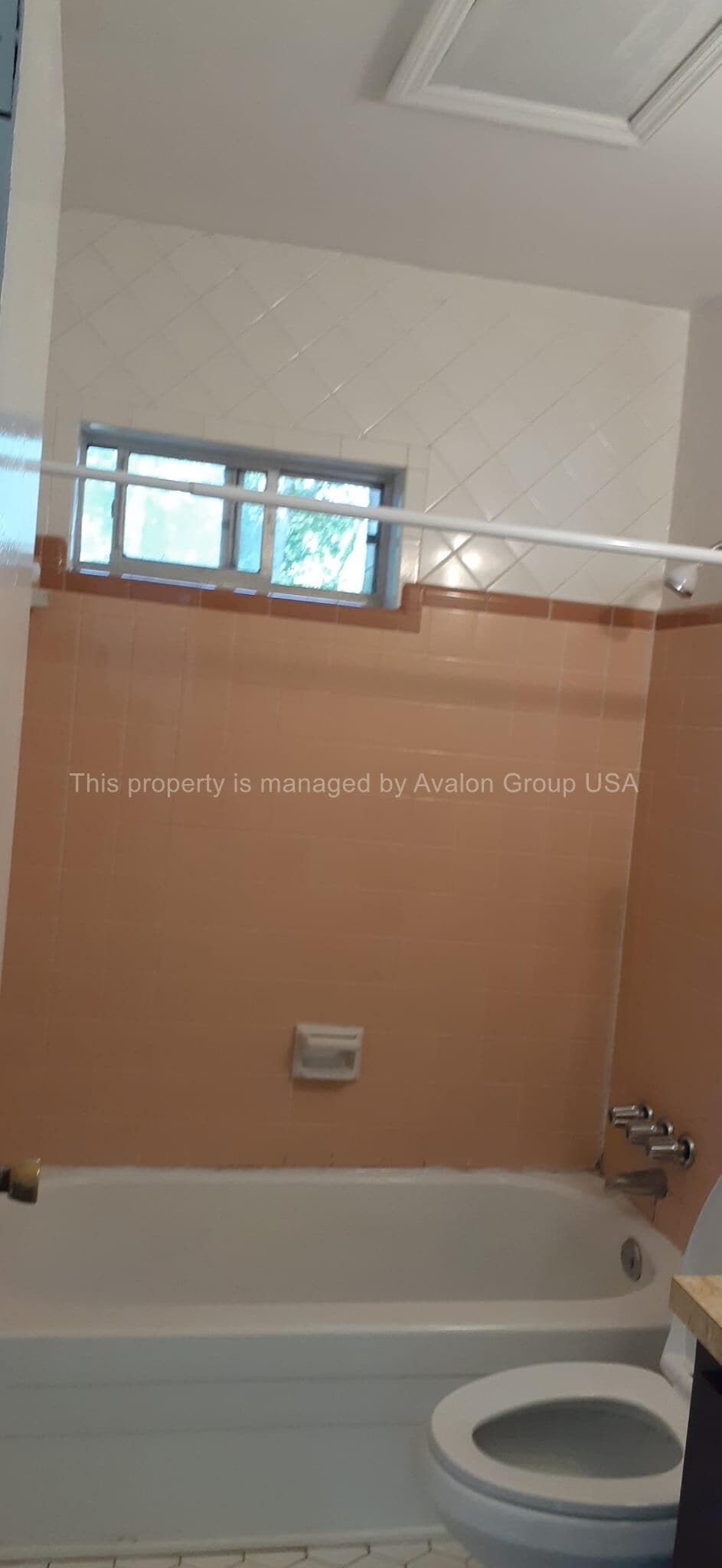 Building Photo - 1131 Lake Shore Blvd