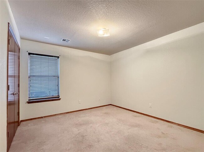 Building Photo - 14021 Harvest Cir