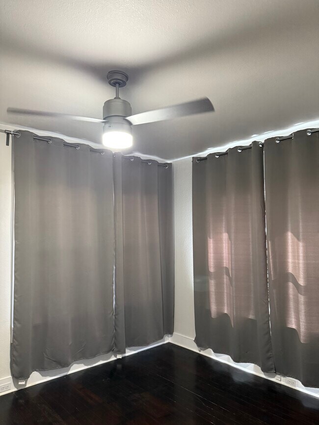 Building Photo - 814 Iowa St