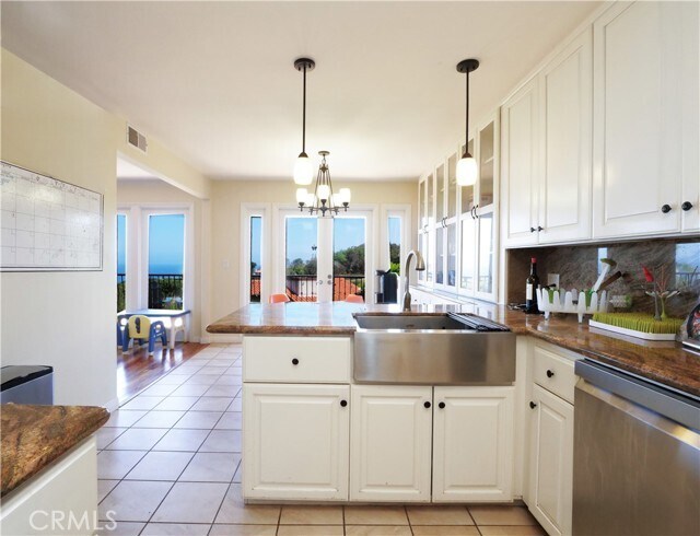 Building Photo - 345 Palos Verdes Dr W