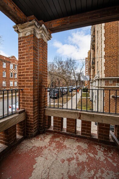 Building Photo - 5310 S Harper Ave