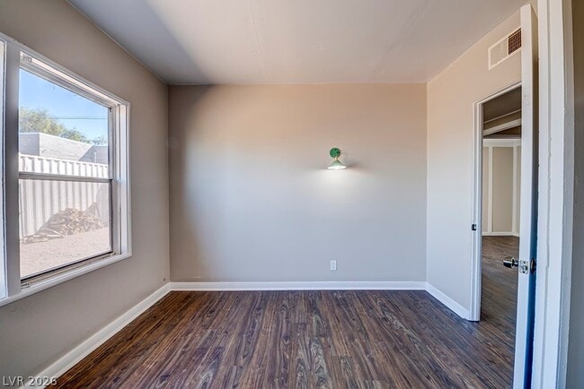 Building Photo - 18 Magnesium St