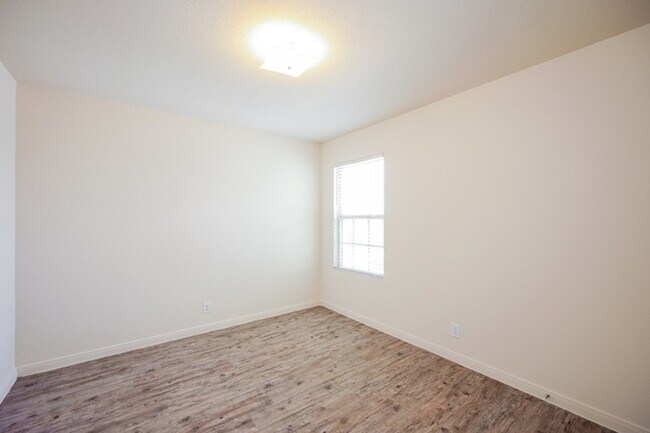 Building Photo - 4911 War Horse Dr