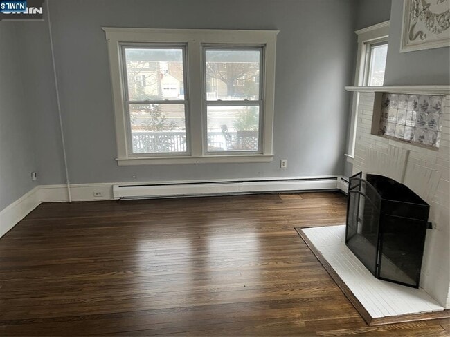 Building Photo - 206 Godwin Ave