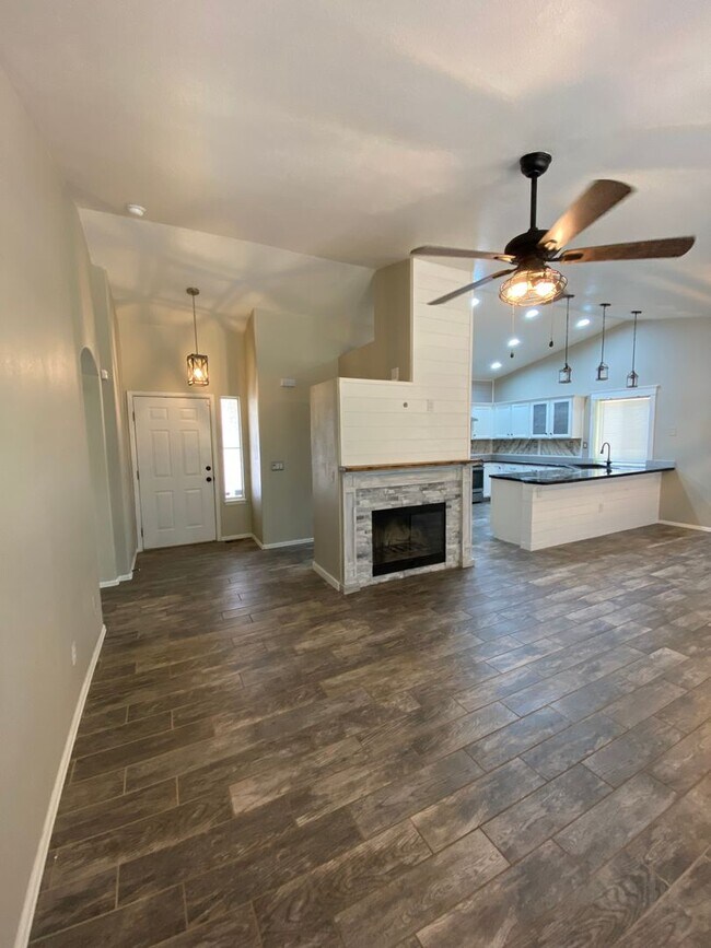 Building Photo - *COMING SOON* Beautifully Upgraded Rancher...