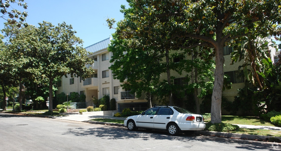 250 S Oakland - 350 S Oakland