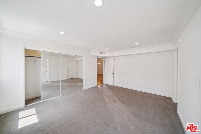 Building Photo - 1508 Greenfield Ave
