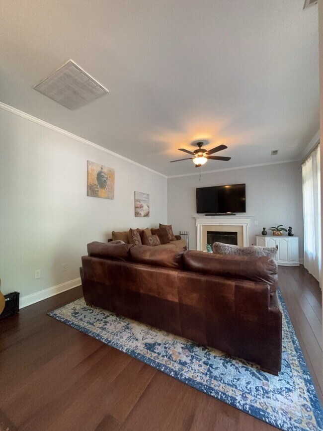 Building Photo - 1009 Ariel Ct