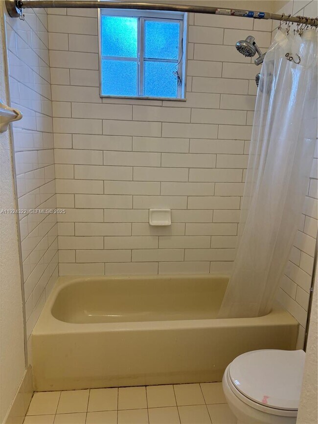 Building Photo - 6533 Catalina Ln