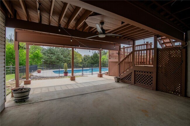 Building Photo - 14198 Rolling Hills Dr