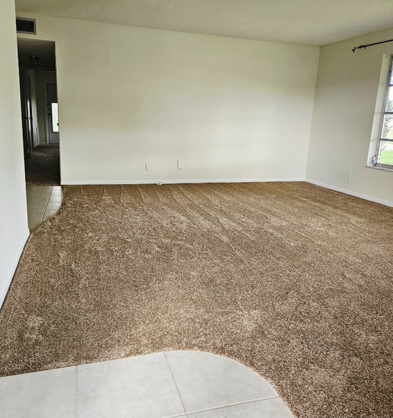 Building Photo - 277 W High Point Ct