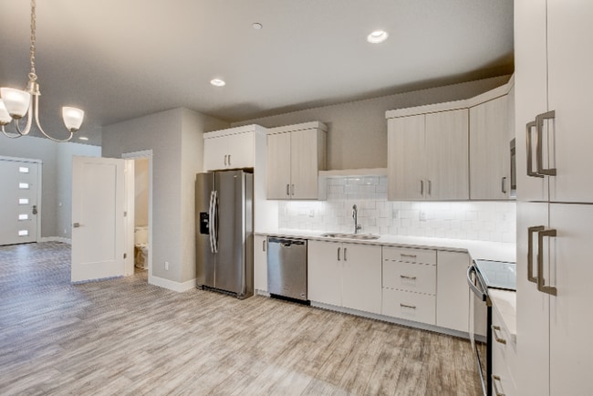 Building Photo - 829 Cherokee Dr