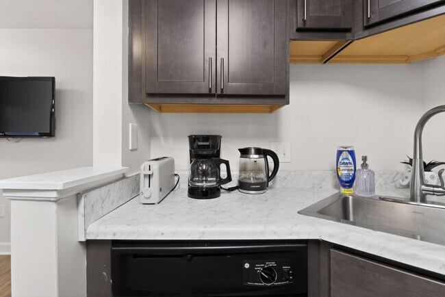 Building Photo - 800 Alexander Rd