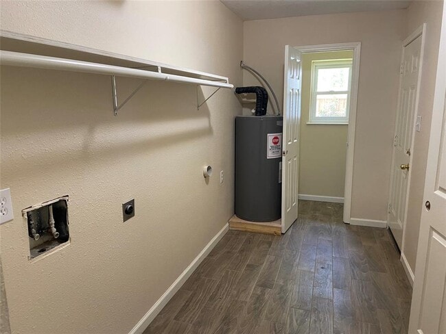 Building Photo - 3329 Longhorn Dr