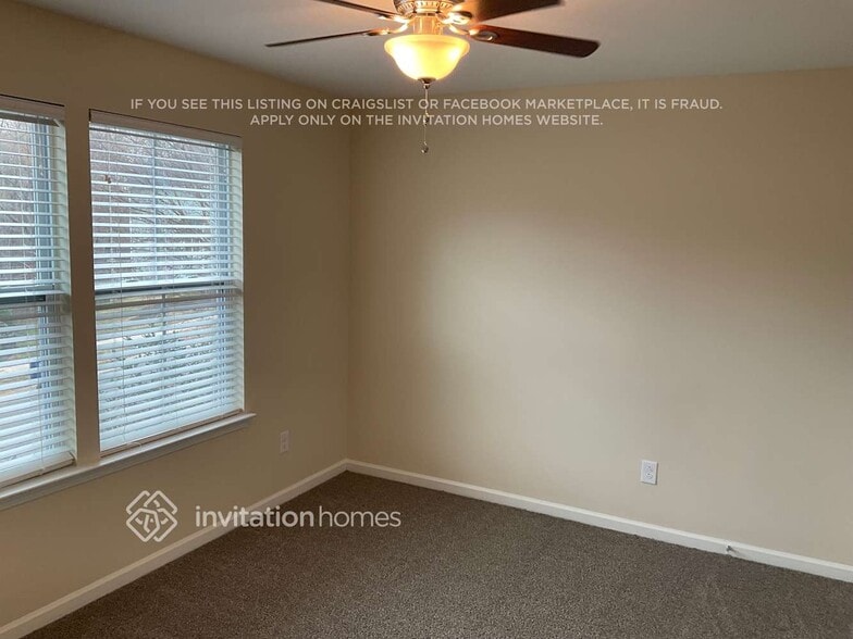 Building Photo - 8130 Dumphries Dr