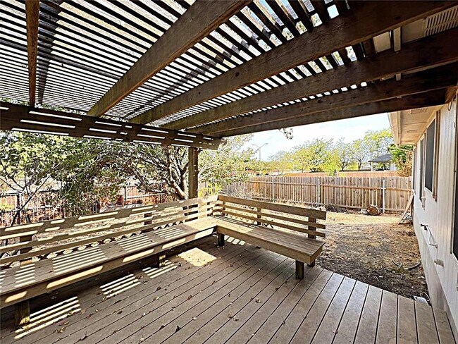 Building Photo - 17301 Dashwood Creek Dr