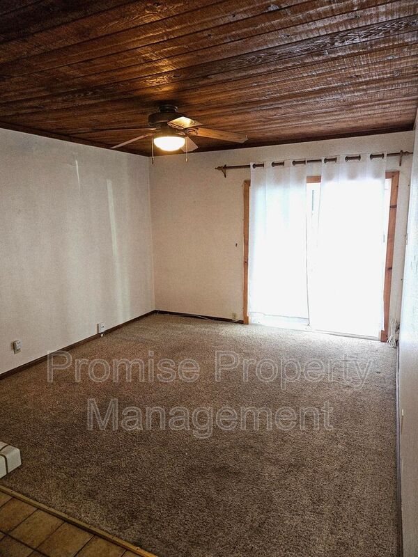 Building Photo - 934 S Myers St