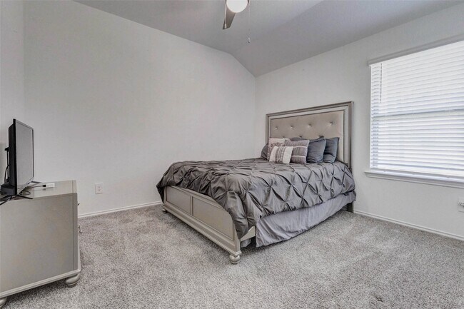 Building Photo - 2407 S Colosseum Ct