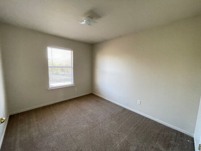 Building Photo - 3405 Atkinson Ave