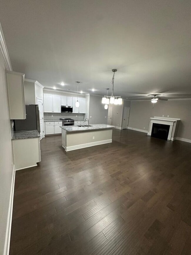 Primary Photo - **Charming 3-Bedroom Home in Peaceful Stan...