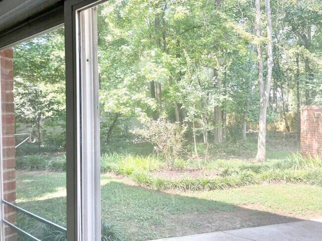 Building Photo - 10654 S Hall Dr