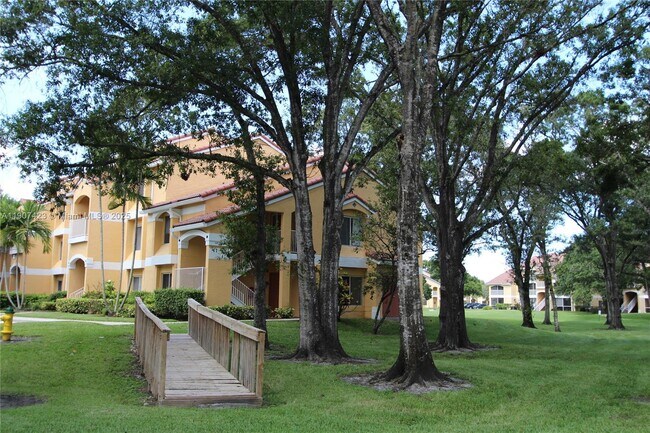 Building Photo - 2321 NW 33rd St