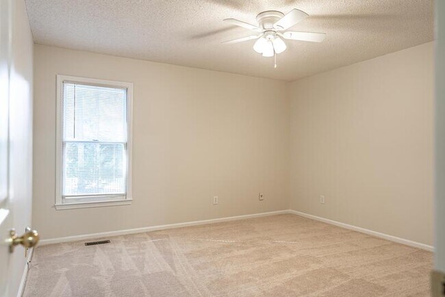 Building Photo - 22 La Quinta Loop