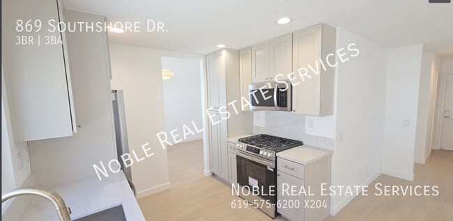 Building Photo - 869 Southshore Dr