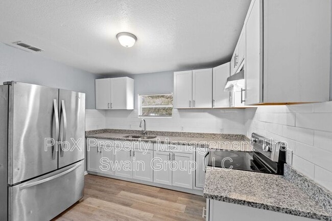 Building Photo - 515 S Charleston Ave