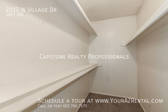 Building Photo - 2017 W Village Dr